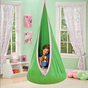 green and pink hugglepod delux